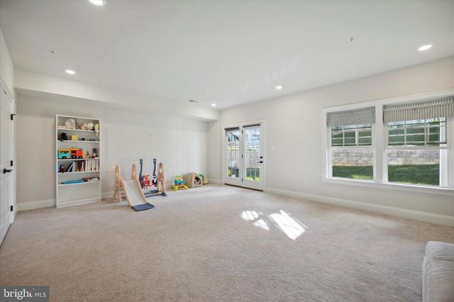 831 STONECLIFFE RD, Malvern, PA 19355