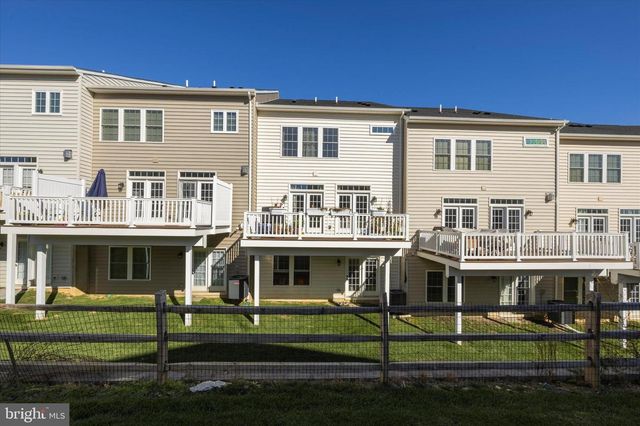 831 STONECLIFFE RD, Malvern, PA 19355