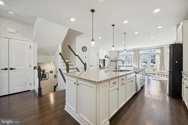 831 STONECLIFFE RD, Malvern, PA 19355