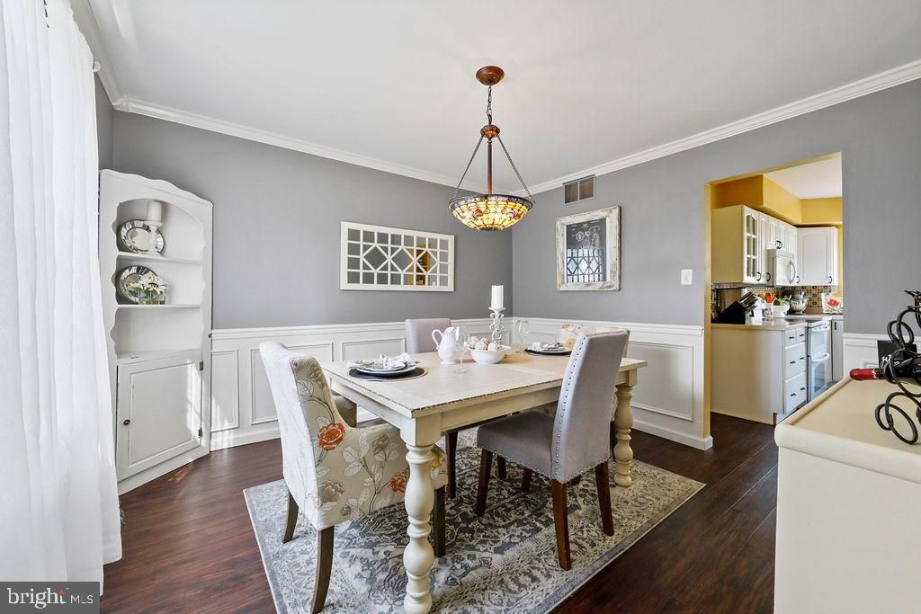 25 LANCASTER DR, Marlton, NJ 08053