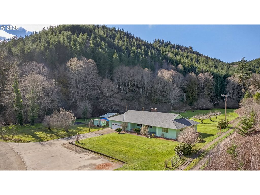 Image 1 of property listing at 3656 HARLAN BURNTWOODS Rd, Blodgett, OR 97326