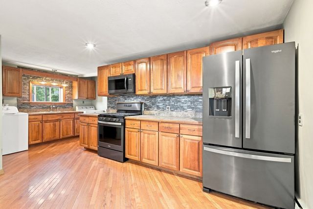 5 Pond Ln Ext, Billerica, MA 01821