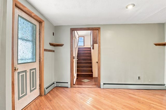 5 Pond Ln Ext, Billerica, MA 01821