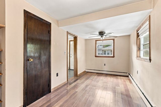 5 Pond Ln Ext, Billerica, MA 01821