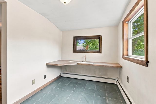 5 Pond Ln Ext, Billerica, MA 01821