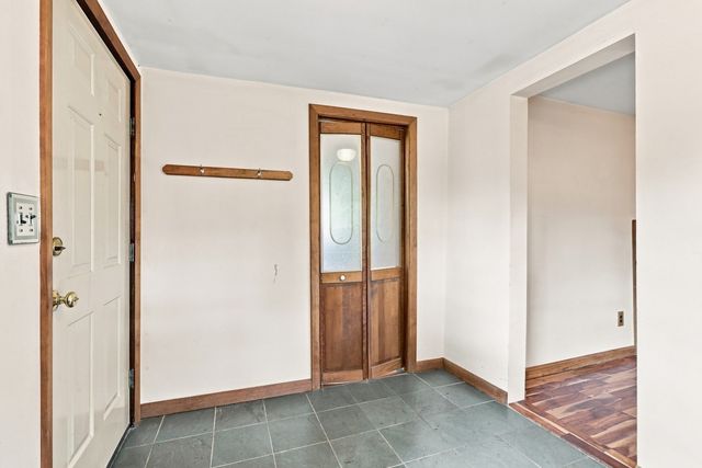 5 Pond Ln Ext, Billerica, MA 01821
