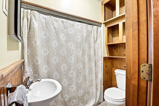 5 Pond Ln Ext, Billerica, MA 01821