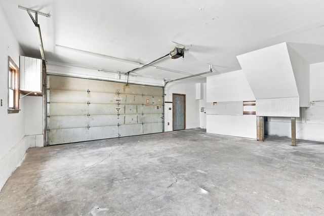 5 Pond Ln Ext, Billerica, MA 01821