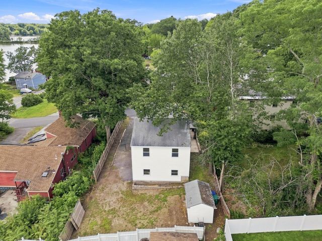 5 Pond Ln Ext, Billerica, MA 01821
