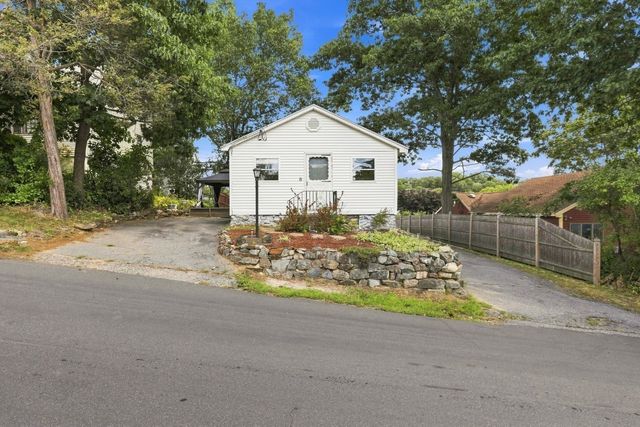 5 Pond Ln Ext, Billerica, MA 01821