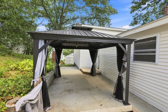 5 Pond Ln Ext, Billerica, MA 01821