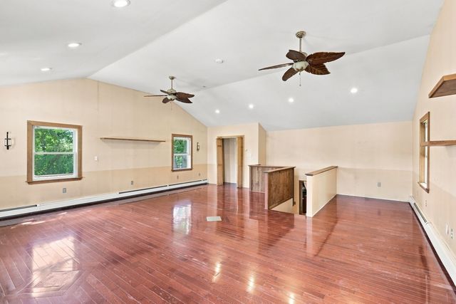 5 Pond Ln Ext, Billerica, MA 01821