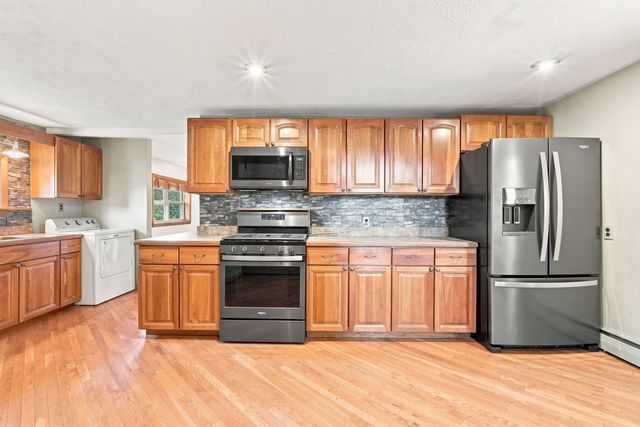 5 Pond Ln Ext, Billerica, MA 01821