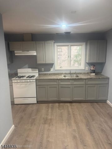 704 Park Ave, Elizabeth City, NJ 07208