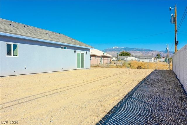 931 Lone Pine Road, Pahrump, NV 89048