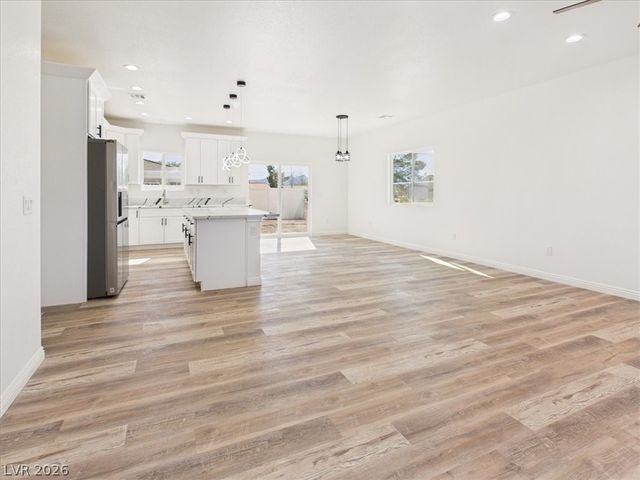 931 Lone Pine Road, Pahrump, NV 89048