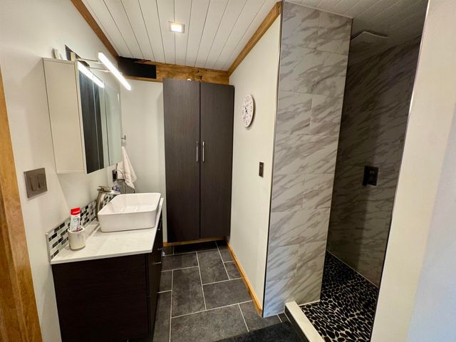 59 Shady Brook Lane, Orange, VT 05641
