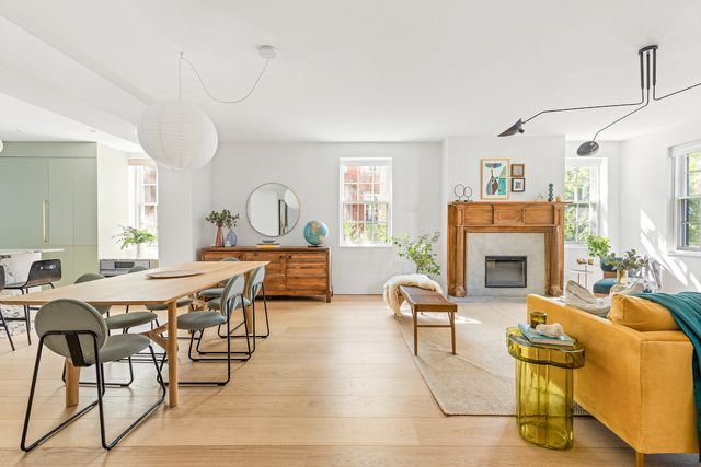 24 MIDDAGH Street, New York City, NY 11201