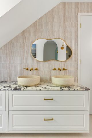 24 MIDDAGH Street, New York City, NY 11201