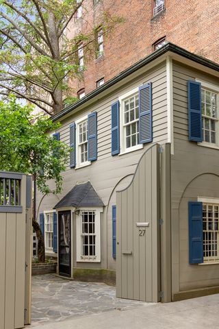 24 MIDDAGH Street, New York City, NY 11201