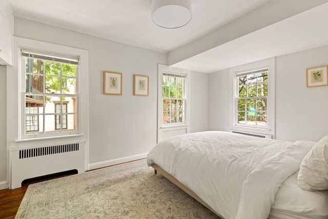 24 MIDDAGH Street, New York City, NY 11201