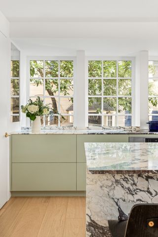 24 MIDDAGH Street, New York City, NY 11201