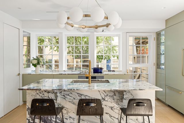 24 MIDDAGH Street, New York City, NY 11201