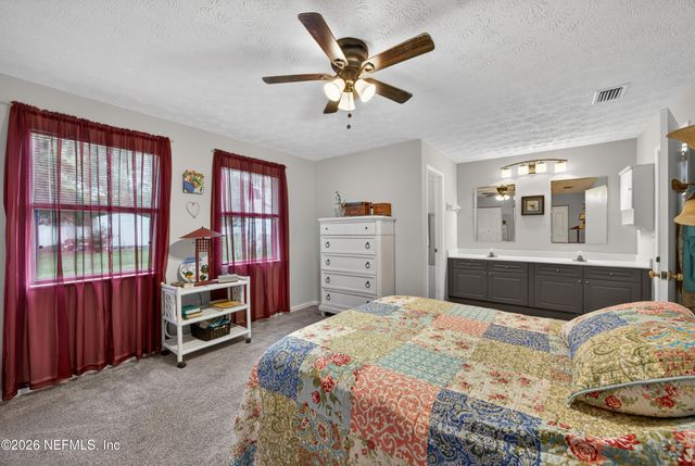 580 ARTHUR MOORE Drive, Green Cove Springs, FL 32043