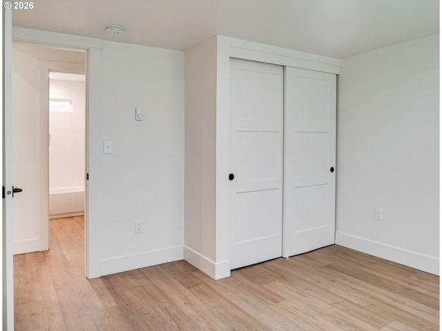 1218 Nw LAKE St, Newport, OR 97365