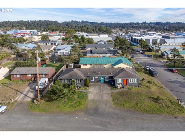 1218 Nw LAKE St, Newport, OR 97365