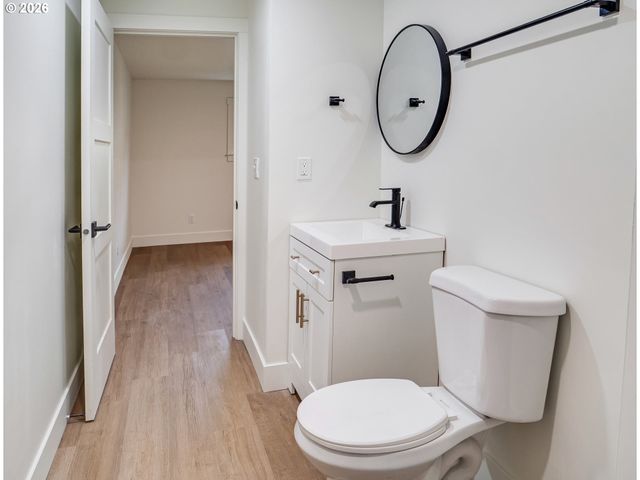 1218 Nw LAKE St, Newport, OR 97365