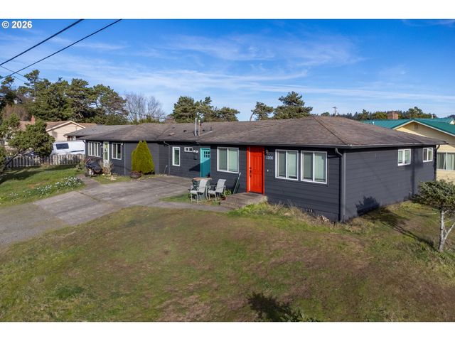 1218 Nw LAKE St, Newport, OR 97365