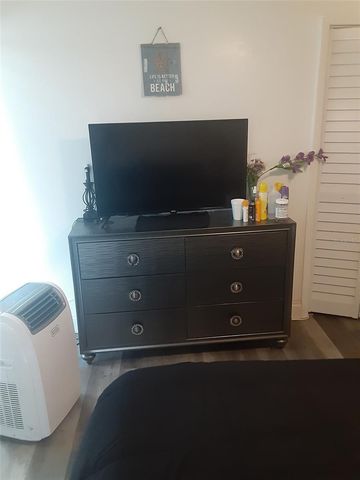 6100 12TH STREET S 107, St Petersburg, FL 33705