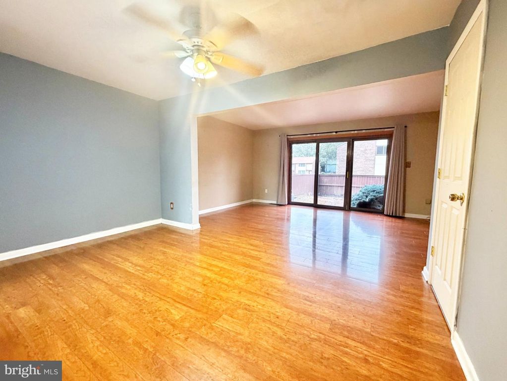 447 LIVINGSTON DR, EAST WINDSOR TWP, NJ 08520 — photo 5