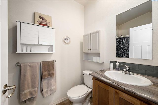 1161 N Harrison Place, Kennewick, WA 99336