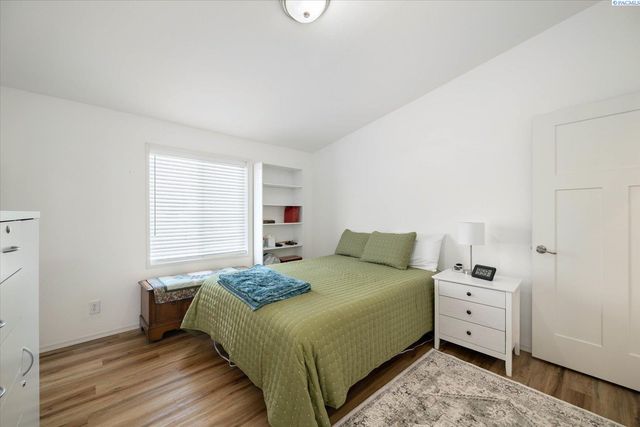 1161 N Harrison Place, Kennewick, WA 99336