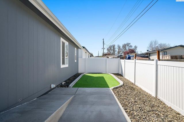 1161 N Harrison Place, Kennewick, WA 99336