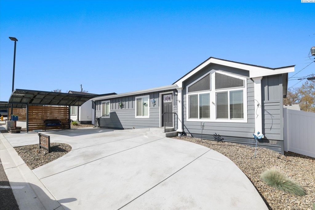 1161 N Harrison Place, Kennewick, WA 99336