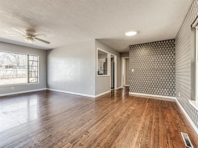 237 W Rose Drive, Midwest City, OK 73110
