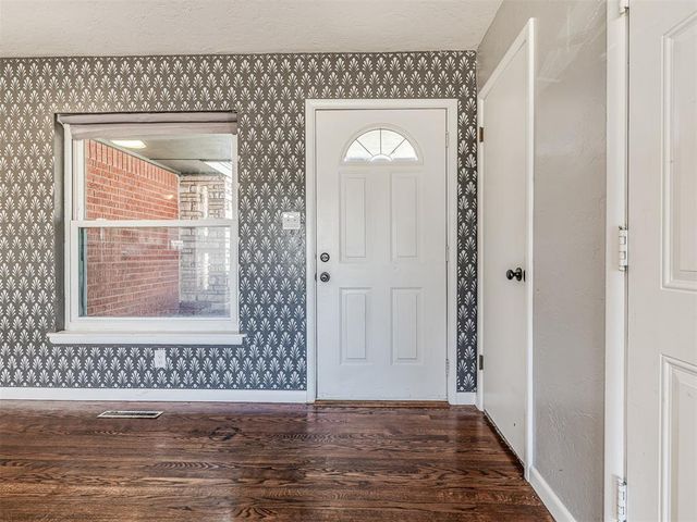 237 W Rose Drive, Midwest City, OK 73110