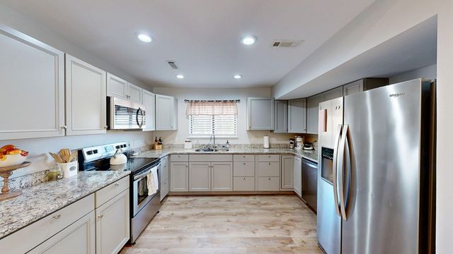 15 Venture Drive, Dothan, AL 36305