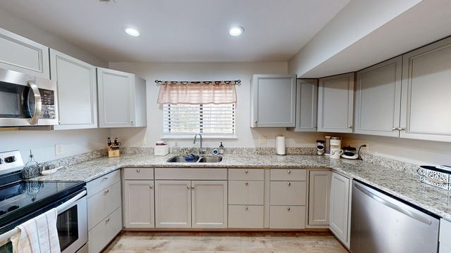 15 Venture Drive, Dothan, AL 36305