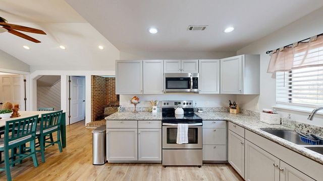 15 Venture Drive, Dothan, AL 36305