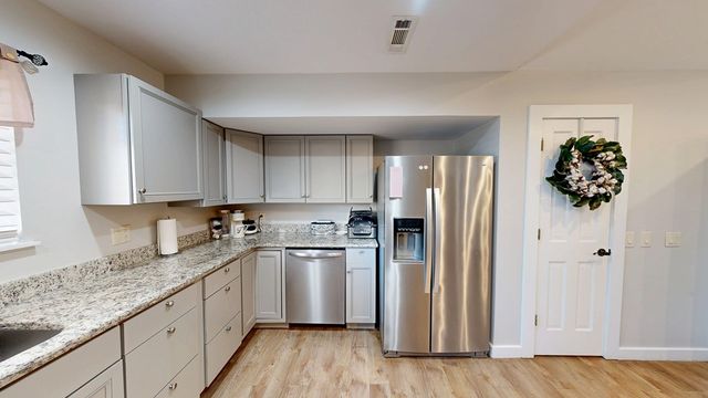 15 Venture Drive, Dothan, AL 36305