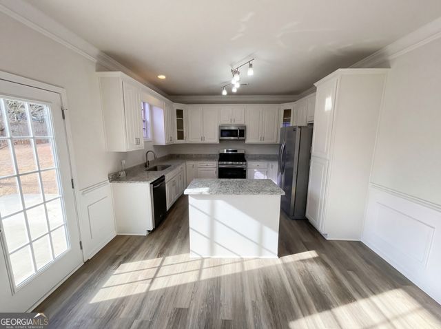 517 Sutherland Way, Mcdonough, GA 30253