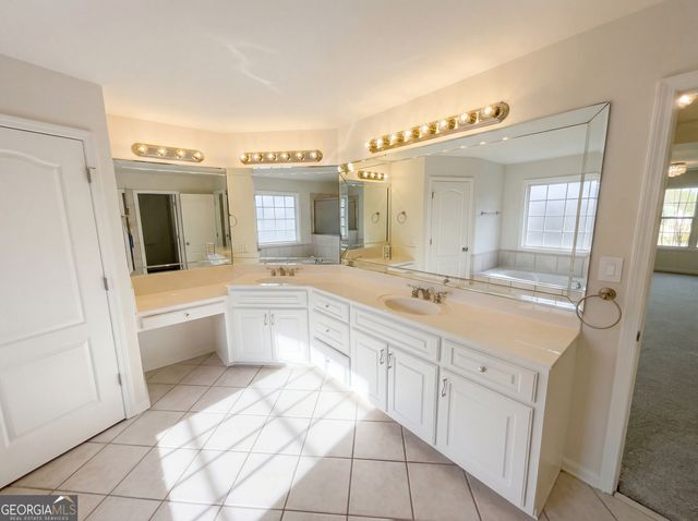 517 Sutherland Way, Mcdonough, GA 30253