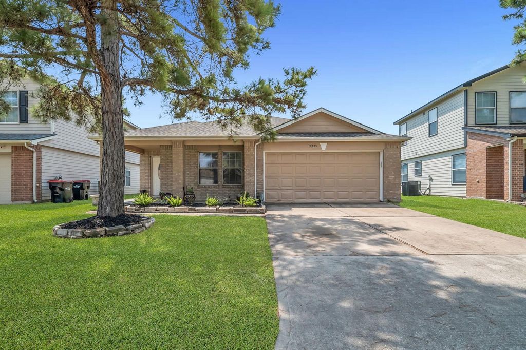 19523 Yucca Valley Lane, Cypress, TX 77433