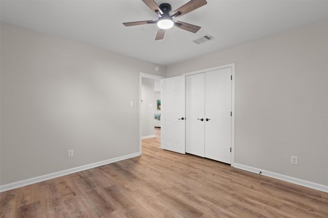 724 Lavaca LOOP, Elgin, TX 78621