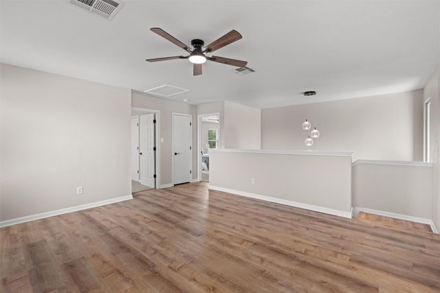 724 Lavaca LOOP, Elgin, TX 78621