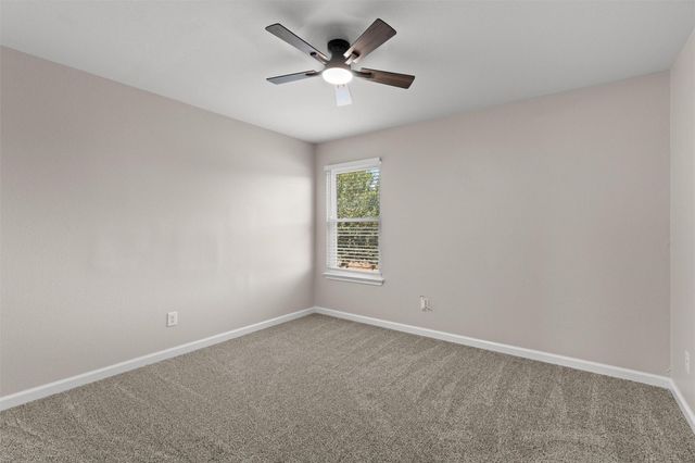 724 Lavaca LOOP, Elgin, TX 78621